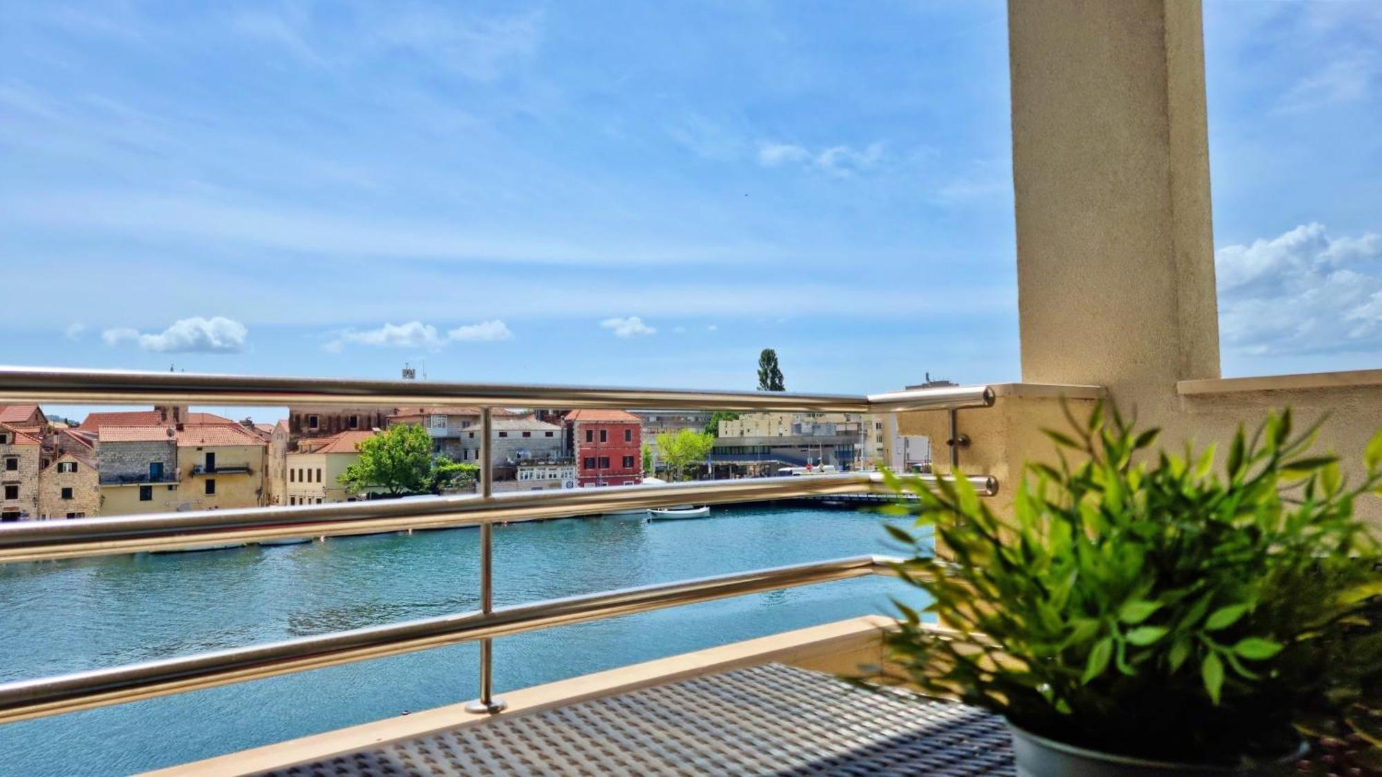 Mitra Zonata Blue Apartment Omiš Exterior foto